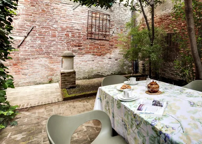 아파트 Ca Malvasia House With Garden